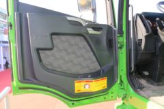 青岛解放 JH6重卡 375马力 6X4 5.6米自卸车(国六)