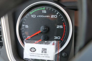 һ J6Pؿ 420 6X4 5.6LNGж()(CA3250P66M25LT1E6)ͼƬ
