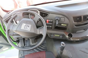 һ J6Pؿ 420 6X4 5.6LNGж()(CA3250P66M25LT1E6)ͼƬ