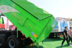 一汽解放 J6P重卡 420马力 6X4 5.6米LNG渣土自卸车(国六)(CA3250P66M25LT1E6)
