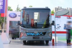 一汽 解放 4.5T 6米纯电动厢式运输车99.5kWh