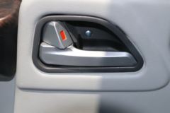 一汽 解放 4.5T 6米纯电动厢式运输车99.5kWh