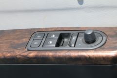 一汽 解放 4.5T 6米纯电动厢式运输车99.5kWh