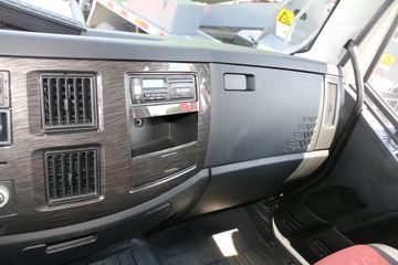 һ����� J6L 4X2����������(������)(CHD5121TCAJFBEV)ͼƬ