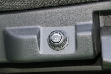 һ����� J6L 4X2����������(������)(CHD5121TCAJFBEV)ͼƬ