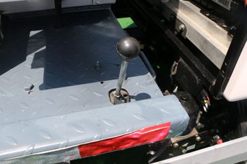 һ����� J6L 4X2����������(������)(CHD5121TCAJFBEV)ͼƬ