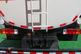 一汽解放轻卡底盘&nbsp;油罐车上装图片