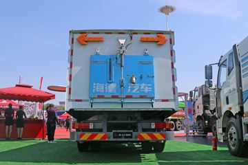 一汽解放底盘 扫路车外观图片