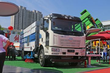一汽解放底盘 扫路车外观图片