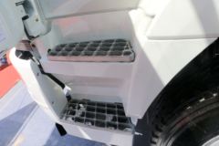 长征汽车 410马力 6X4 5.6米LNG自卸式垃圾车(CZ5251ZLJSU45L)