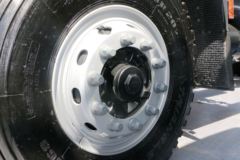 长征汽车 410马力 6X4 5.8米LNG自卸式垃圾车底盘(CZ5251ZLJSU45L)