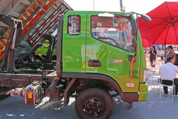 ���� ����ES3 130���� 4X2 3.8����ж��ͼƬ