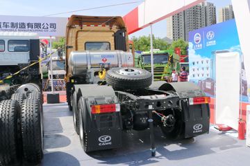 H7&nbsp;牵引车外观                                                图片