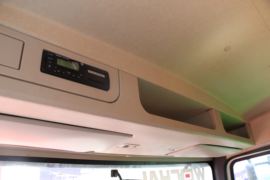 德龙L3000&nbsp;电动垃圾车驾驶室图片