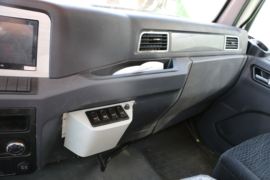 德龙L3000&nbsp;电动垃圾车驾驶室图片