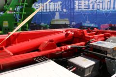 陕汽重卡 德龙L3000 4X2纯电动车厢可卸式垃圾车(金鸽牌)(YZT5180ZXXSXBEV)404kWh