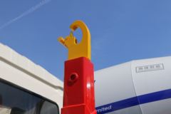陕汽重卡 德龙L3000 4X2纯电动车厢可卸式垃圾车(金鸽牌)(YZT5180ZXXSXBEV)404kWh