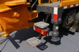 重汽豪沃底盘 泵车 泵车外观                                                图片