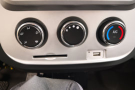 赛菱&nbsp;载货车驾驶室                                               图片