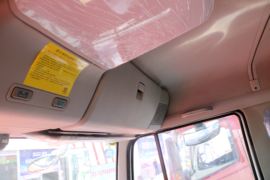 华菱M5&nbsp;混凝土搅拌车驾驶室                                               图片