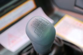 华菱M5&nbsp;混凝土搅拌车驾驶室                                               图片