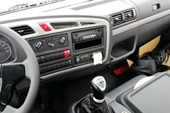 福田 欧航R系 170马力 4X2 6.8米厢式载货车(BJ5186XXY-A1)