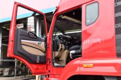 中国重汽 豪瀚N5G重卡 340马力 8X4 9.5米栏板载货车底盘(ZZ1315N4663E1)