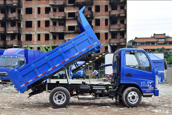 优惠 1万 厦门凯马GK6福来卡自卸车促销