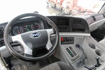 ���ǵ� Q1 31.5T 4X2 ���綯ǣ����217.6kWhͼƬ