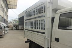 一汽红塔 解放霸铃 102马力 2.76米双排仓栅式轻卡(CA5040CCYK11L1RE5J)