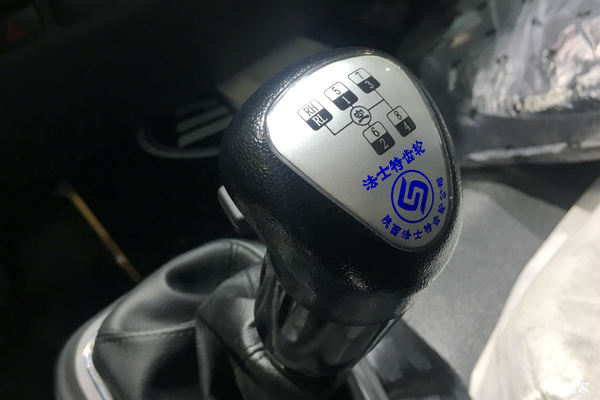 解放国五库存车J6F冷藏车益阳市火热促销中 让利高达0.88万