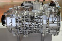 中国重汽HW19712 12挡 手动变速箱