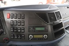 解放 J6P重卡 420马力 6X4 AMT自动挡牵引车(55周年纪念版)(CA4250P66K24T1A3HE)