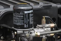 解放 J6P重卡 420马力 6X4 AMT自动挡牵引车(55周年纪念版)(CA4250P66K24T1A3HE)