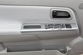 龙威&nbsp;皮卡驾驶室                                               图片