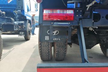 �Ĵ��ִ� ��Խ 140���� 4X2 4.3����ж��ͼƬ