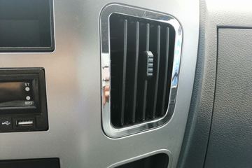 �Ĵ��ִ� ��Խ 140���� 4X2 4.3����ж��ͼƬ