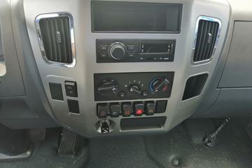 �Ĵ��ִ� ��Խ 140���� 4X2 4.3����ж��ͼƬ