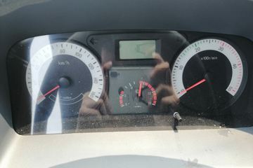 �Ĵ��ִ� ��Խ 140���� 4X2 4.3����ж��ͼƬ