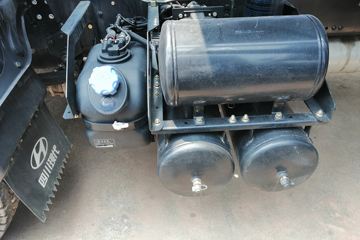 �Ĵ��ִ� ��Խ 140���� 4X2 4.3����ж��ͼƬ