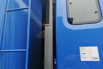 �Ĵ��ִ� ��Խ 115���� 4X2 3.9����ж��(CNJ3040ZPB33V)ͼƬ