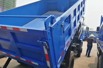 �Ĵ��ִ� ��Խ 115���� 4X2 3.9����ж��(CNJ3040ZPB33V)ͼƬ