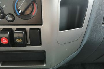 �Ĵ��ִ� ��Խ 115���� 4X2 3.9����ж��(CNJ3040ZPB33V)ͼƬ