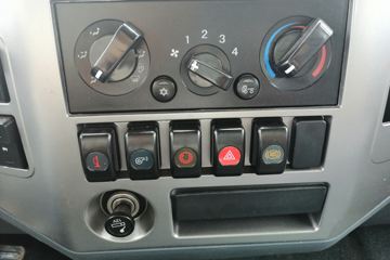 �Ĵ��ִ� ��Խ 115���� 4X2 3.9����ж��(CNJ3040ZPB33V)ͼƬ