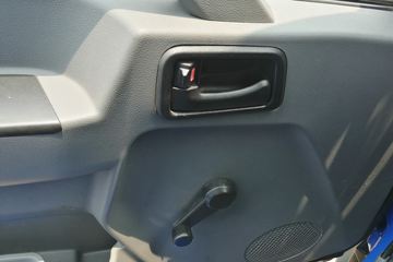 �Ĵ��ִ� ��Խ 115���� 4X2 3.9����ж��(CNJ3040ZPB33V)ͼƬ