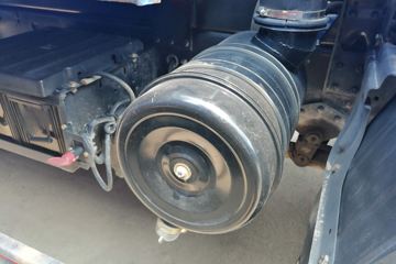 �Ĵ��ִ� ��Խ 115���� 4X2 3.9����ж��(CNJ3040ZPB33V)ͼƬ