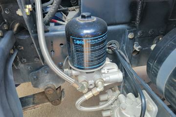 �Ĵ��ִ� ��Խ 115���� 4X2 3.9����ж��(CNJ3040ZPB33V)ͼƬ