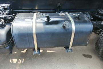 �Ĵ��ִ� ��Խ 115���� 4X2 3.9����ж��(CNJ3040ZPB33V)ͼƬ