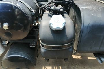 �Ĵ��ִ� ��Խ 115���� 4X2 3.9����ж��(CNJ3040ZPB33V)ͼƬ