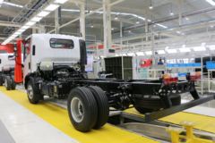 陕汽轻卡 德龙K3000 190马力 4.12米单排厢车轻卡(国六)(YTQ5041XXYKK331)